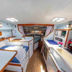 Evasion Botel
